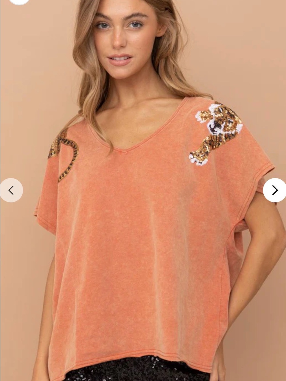 Tiger Sequin Patch Accent V-Neck Rust Short Sleeve Top (S) - Picture 3 of 10